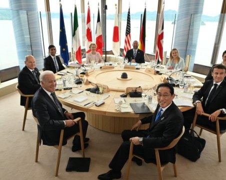 Лидерите от Г-7 се ангажираха да работят за ядрено разоръжаване