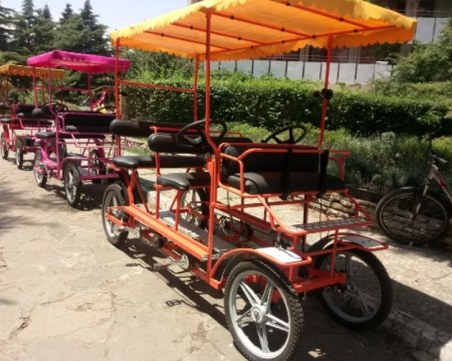 Пловдивски полицаи заловиха крадец на рикша, собственикът им благодари