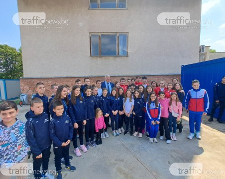 Възобновиха строителството на басейн 