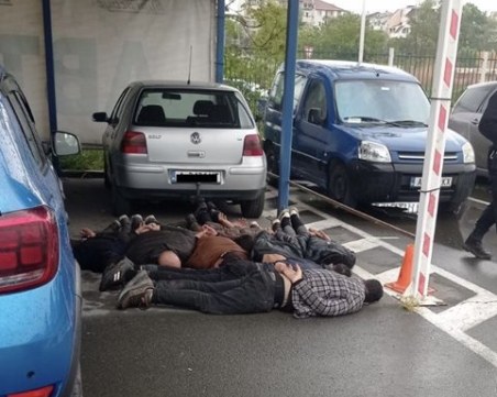 Арестуваха каналджията, избягал след гонката в Бургас