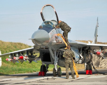 Започна обучение на украинските пилоти