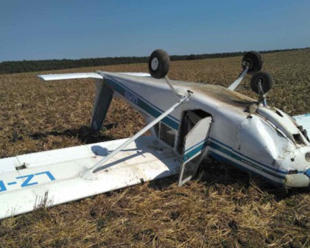 Малък самолет се разби в Хърватия, издирват екипажа