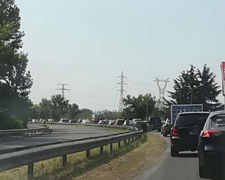 Протест блокира пътя Бургас - Созопол