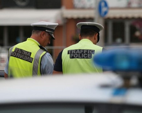 След гонка с полицията: Двама мъже са заловени с краден автомобил в Чепеларе