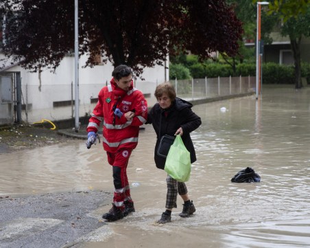 Няма пострадали или изчезнали българи при наводненията в Италия