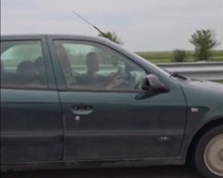 Шофьор с дете в скута си шофира със 120 км/ч по АМ 