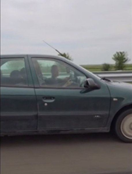 Шофьор с дете в скута си шофира със 120 км/ч по АМ 