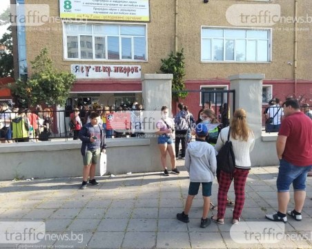 49 000 зрелостници на матура днес! Падна се вариант 2