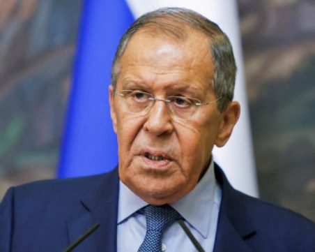 Лавров: НАТО участва в конфликта в Украйна, има опасност от пряк конфликт