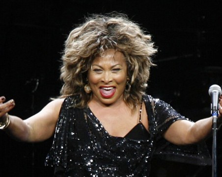 Почина Тина Търнър