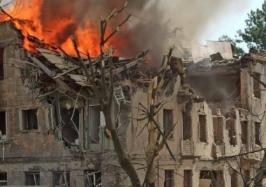 Руски ракетен удар по клиника в източния украински град Днепър Един