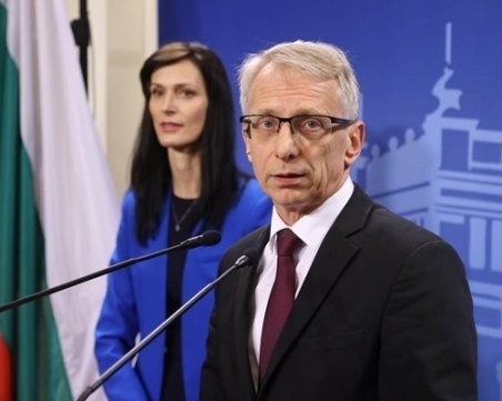 Денков: Опитват се от всякакви страни да се блокира правителството