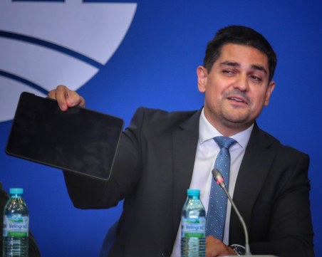 ЕК отказаха да коментират записите и изявлението на Радостин Василев