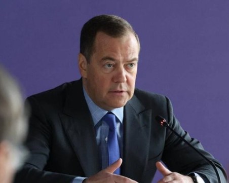 Медведев: Ако Западът предостави на Украйна ядрени оръжия, ще има изпреварващ удар