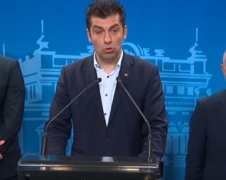 Петков: Защо Радев бави втория мандат и има ли връзка с пресконференцията на Радостин Василев?