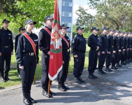 Продължава да тече срокът за прием в Академията на МВР