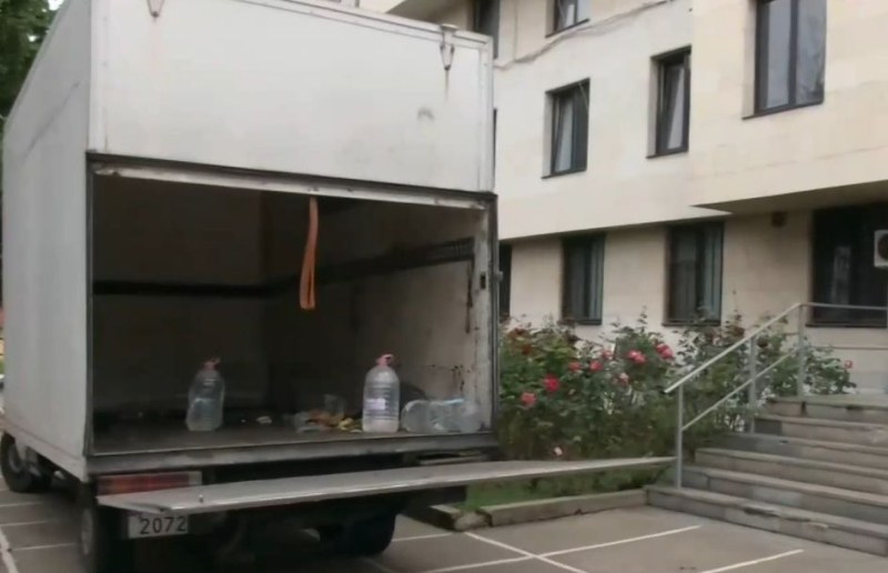 Хванаха пловдивски камион за хранителни продукти да извозва 27 мигранти