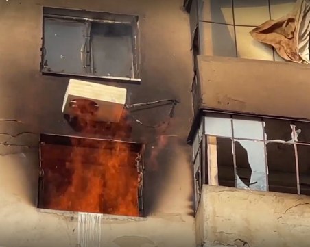 Детска игра с огън предизвика пожар в бивша училищна сграда във Видинско