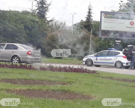Две коли се удариха на кръготово на SPS в Пловдив