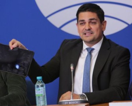 Радостин Василев: С охрна съм, страхувам се за живота си