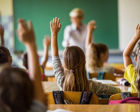 Учителите искат 30% увеличение на заплатите, готови са на стачки