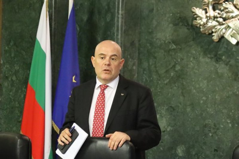 Главният прокурор иска тълкуване на разпоредбата за мандата и функциите на ВСС