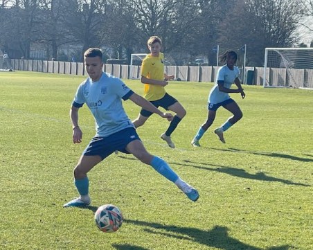 16-годишен футболист е подписал договор с „Брентфорд”