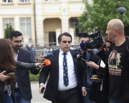 Асен Василев: Не знам нищо за заплаха срещу Радостин Василев
