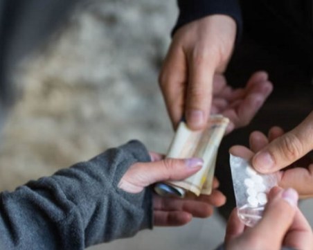 Хванаха трима с наркотици в Пазарджишко