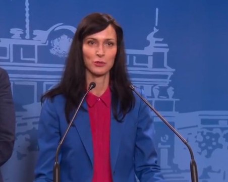 Мария Габриел с призив към ПП-ДБ: Разговори може да има, но трябва да отстъпите