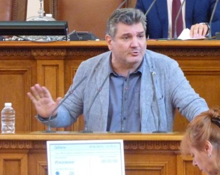 Георги Ганев: Асен Василев остава в състава на Министерския съвет