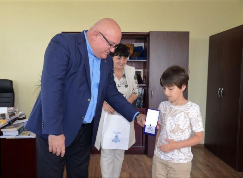 Гордост: Българче с максимален резултат на теста за интелигентност на „Менса