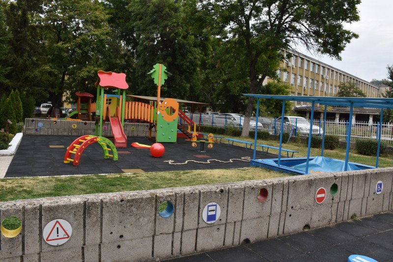 Преобразяват дворове на училища и детски градини в Пловдив с 800 000 лева