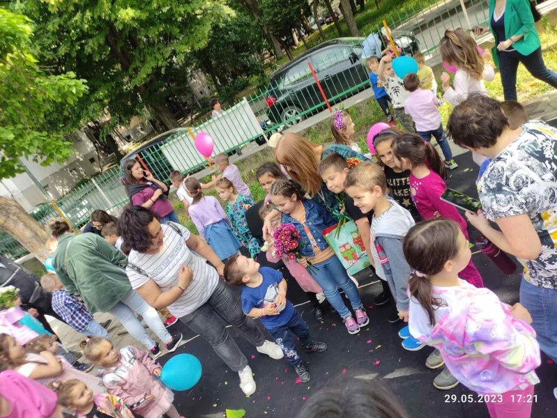 Тържество за Марияна Стоичкова: Олицетворение на добротата в детската градина 'Космонавт'