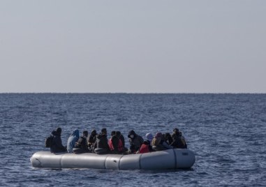 Турската брегова охрана е спасила 84 нелегални мигранти които се