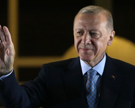 Официално: Ердоган печели президентските избори в Турция с 52% подкрепа