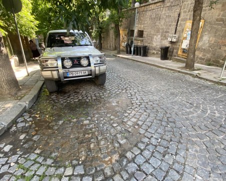 Нова ВиК авария в центъра на града, питейна вода блика по 