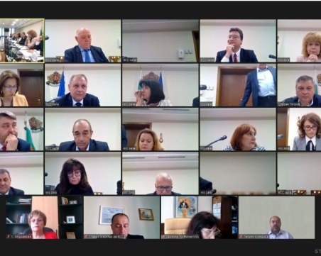 Заседанието на ВСС започна, Иван Гешев не се яви и поиска отлагане