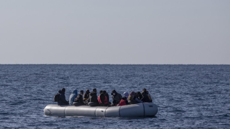 Спасиха 84 мигранти край бреговете на Кушадасъ