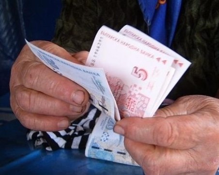 Ало измамник завлече възрастна жена с 6000 лв в Пазарджишко, поискал ѝ 10 000 паунда