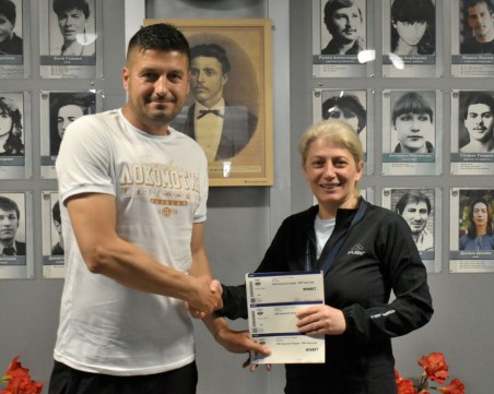 Локо покани 400 деца за мача с Черно море