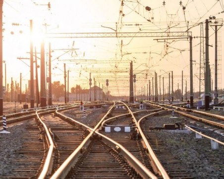 На вниманието на прокуратурата: НКЖИ се готви да даде 38 млн. лева на „подбрана” фирма с незаконна поръчка