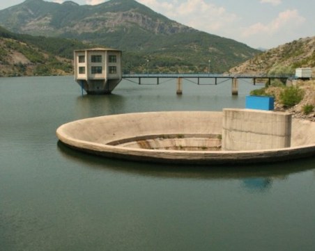 Труп на мъж изплува от язовир в Кърджали