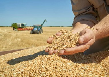 Кризите продължават те не са овладени Това заяви служебният министър