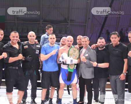 Зрелище на MaxFight 54 в Пловдив, Рой нокаутира Саруханян в 8-ия рунд