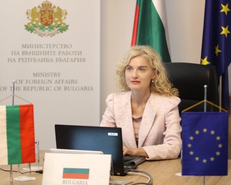 Туристическият бранш се обяви против кандидатурата за министър на Зарица Динкова