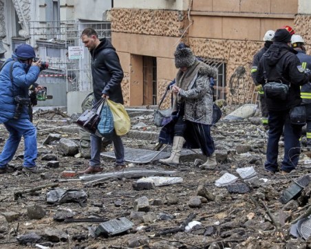 Загинали при обстрел в Харковска област, Вагнер се изтегли от Бахмут