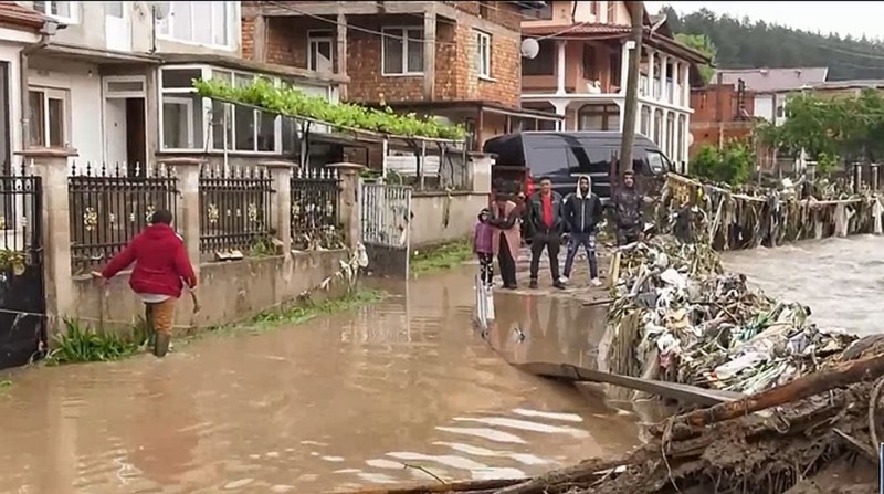След наводнението: Има нужда от още доброволци в Берковица