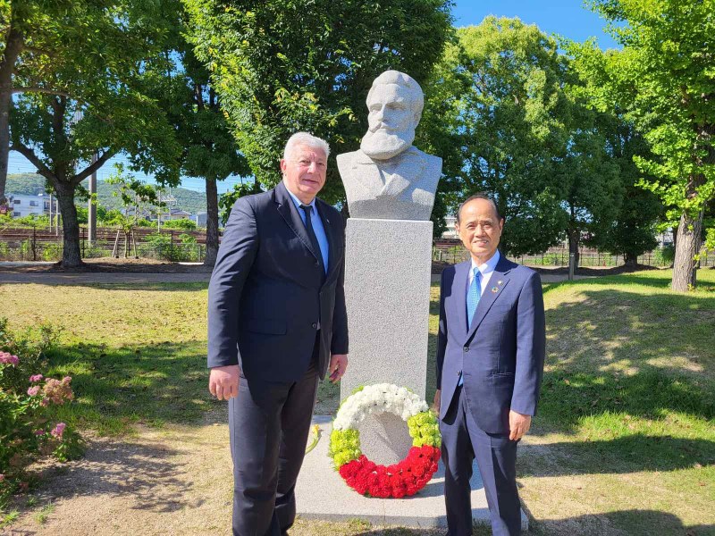 Зико и пловдивската делегация в Япония почетоха паметта на Ботев
