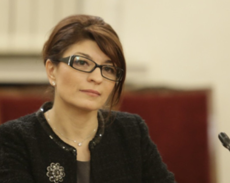 Десислава Атанасова: Въпреки компромисите ГЕРБ-СДС ще подкрепи в парламента кабинета 